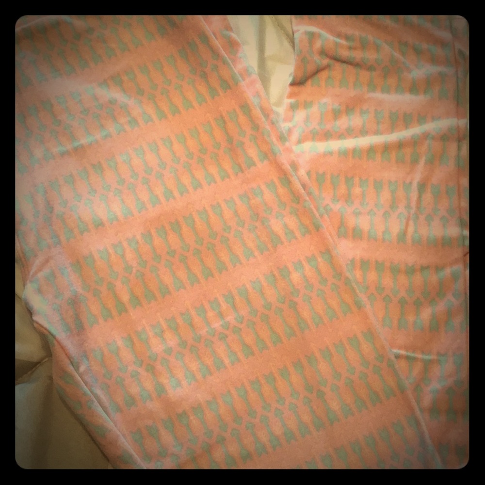 One size LuLaRoe leggings